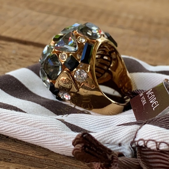 Henri Bendel Windsor Deb Gold Crystal Ring Size 9 - Picture 7 of 17